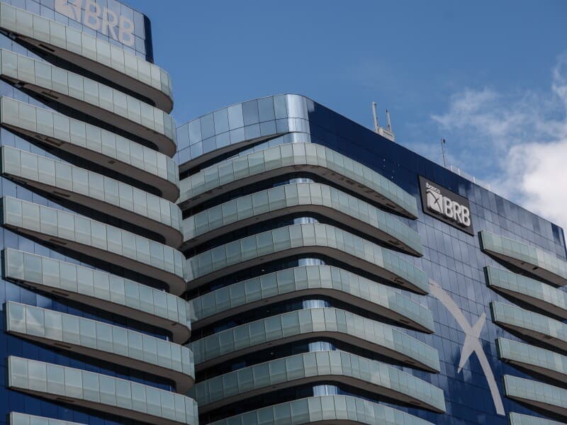 A lei foi aprovada para socorrer o BRB das perdas sofridas pela instituição após a aquisição de parte do Banco Master. - Gabriela Biló/Folhapress