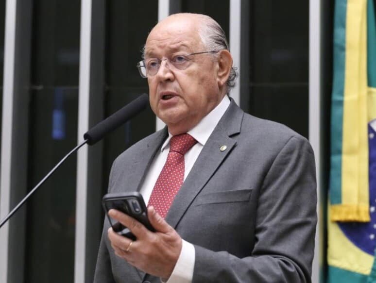 Luiz Carlos Hauly considera longo o período de transição para a cobrança efetiva do IBS. - Kayo Magalhães/Agência Câmara