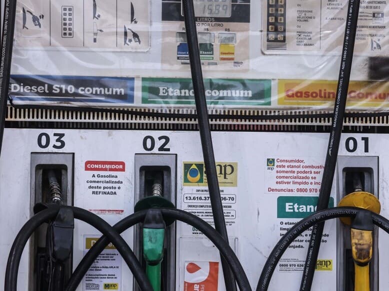  A proposta prevê que os preços sejam informados em tempo real pelos postos e distribuidoras. - Dirceu Portugal /Fotoarena/Folhapress