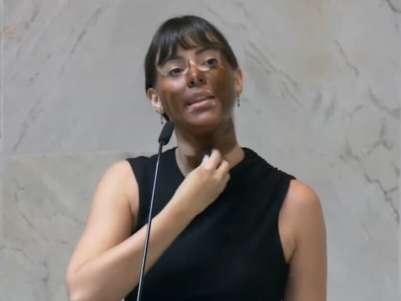 Deputada estadual se pintou de pessoa negra para questionar legitimidade de Erika Hilton como presidente da Comissão da Mulher na Câmara. - Alesp/Reprodução
