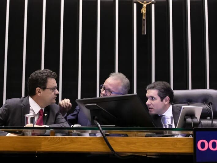 Hugo Motta assumiu acordo com o PT, durante sua campanha à presidência da Câmara, para aprovar a indicação de Odair Cunha ao TCU. - Gabriel Paiva/PT na Câmara Hugo Motta assumiu acordo com o PT, durante sua campanha à presidência da Câmara, para aprovar a indicação de Odair Cunha ao TCU. - Gabriel Paiva/PT na Câmara