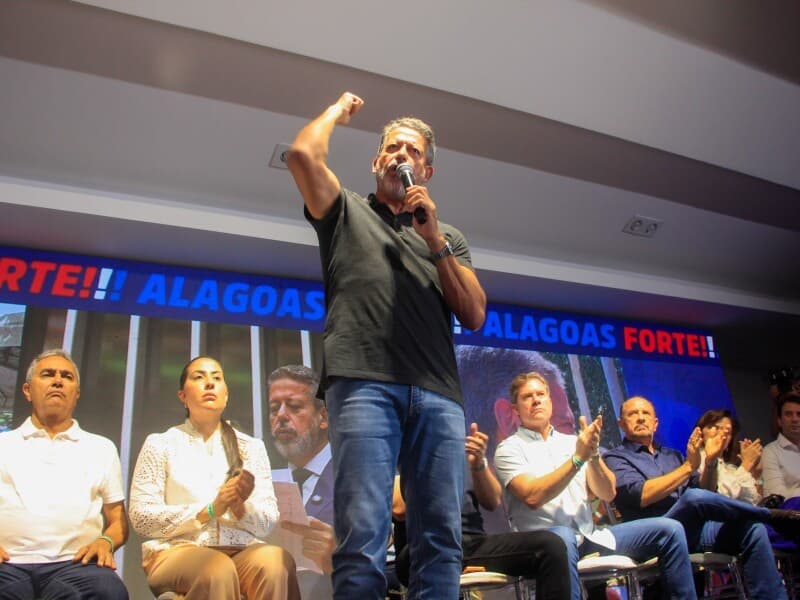 Lira oficializou sua pré-candidatura em evento em Alagoas nesta sexta (20). - GUIDO JR./Fotoarena/Folhapress