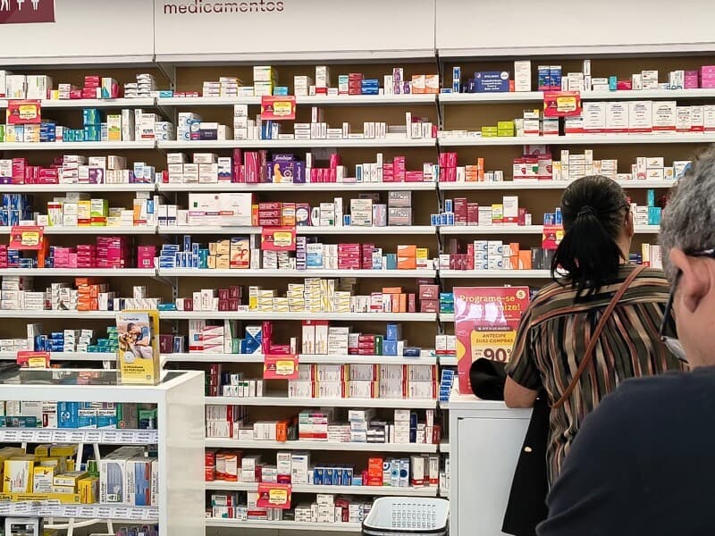 Farmácias em supermercados terão de se submeter às mesmas regras exigidas das demais. - Marco Ambrosio/Ato Press/Folhapress