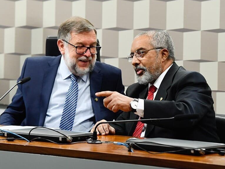 Criação de frente parlamentar foi proposta por Flávio Arns (à esquerda) e relatada por Paulo Paim. - Roque de Sá/Agência Senado