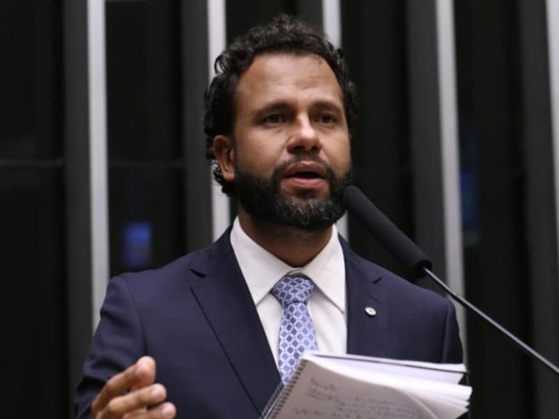 Vieira argumenta que renúncias táticas comprometem a credibilidade das instituições. - Kayo Magalhães/Câmara dos Deputados