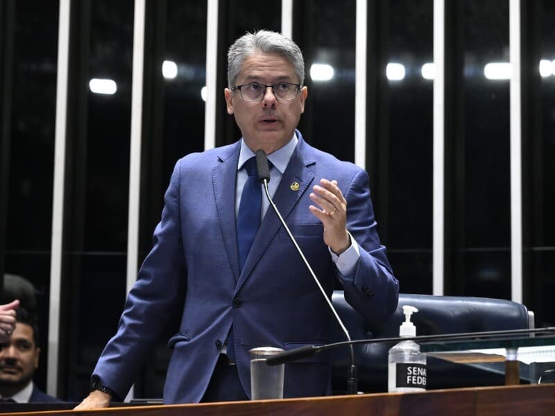 O relator do projeto, senador Alessandro Vieira, durante a discussão da proposta.  - Waldemir Barreto/Agência Senado