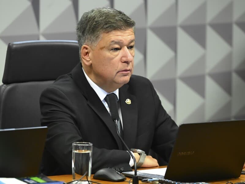 O senador Carlos Viana manifestou expectativa de concluir a leitura e a votação do relatório final nesta sexta-feira (27). - Jefferson Rudy/Agência Senado