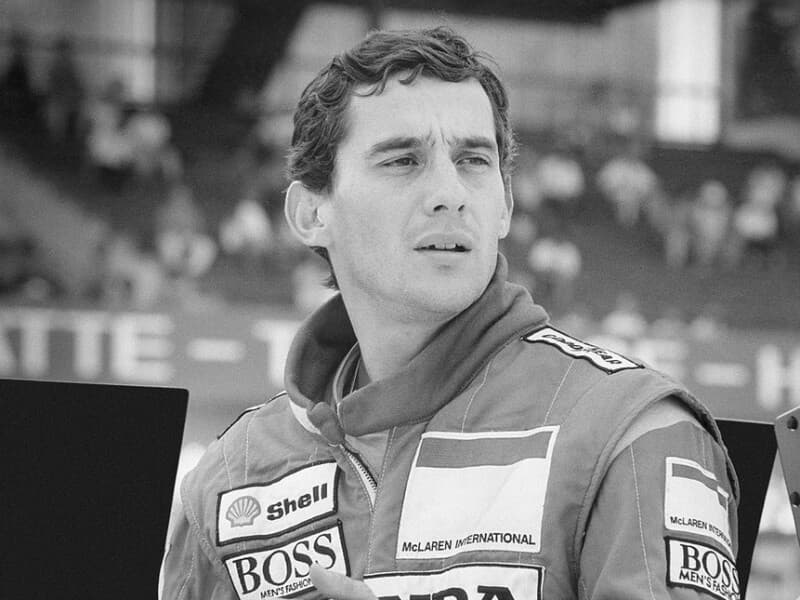 Homenagem ao tricampeão da Fórmula 1 avança e pode seguir direto para sanção presidencial. - Instituto Ayrton Senna/Wikimedia Commons