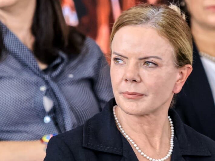 Gleisi deve deixar o ministério nos próximos dias para poder se candidatar ao Senado. - Wallace Martins/WM StockPress/Folhapress