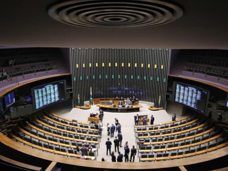 Entre propostas de anistia e obrigatoriedade de filmes, o rastro do regime militar pauta as tensões políticas. - Kayo Magalhães/Câmara dos Deputados