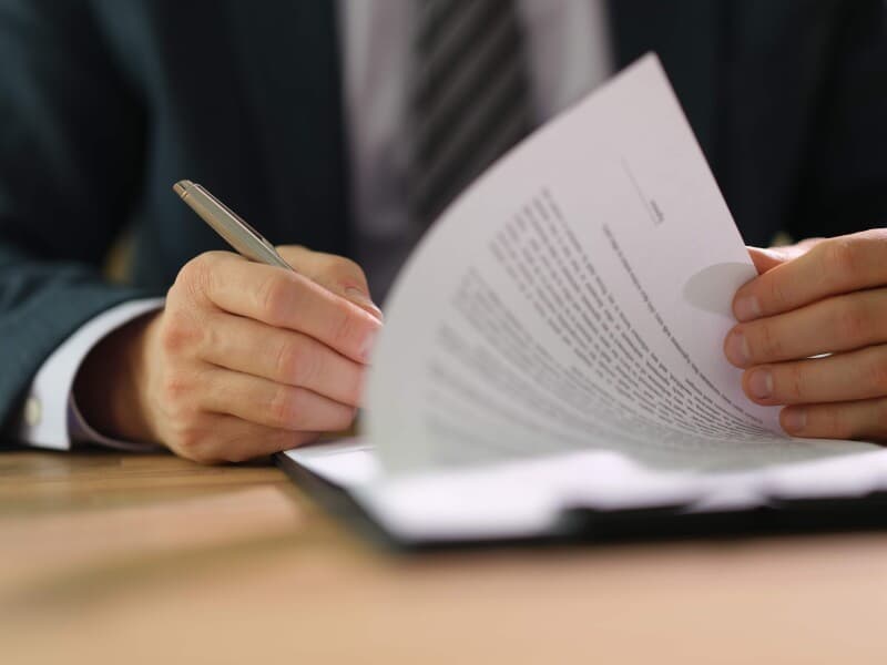 A proposta uniformiza regra sobre alvarás e amplia segurança jurídica. - Freepik A proposta uniformiza regra sobre alvarás e amplia segurança jurídica. - Freepik