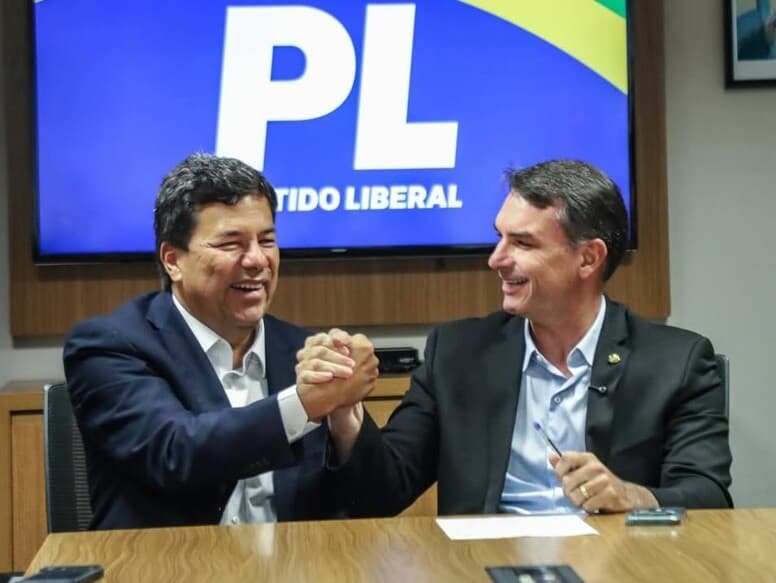 Mendonça Filho teve sua filiação abonada por Flávio Bolsonaro. - Reprodução/Instagram