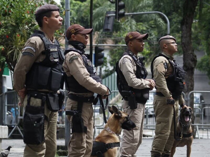 Deputado afirma que a proposta busca equilibrar demandas por segurança e equilíbrio fiscal. - Robert Gomes/GM-Rio