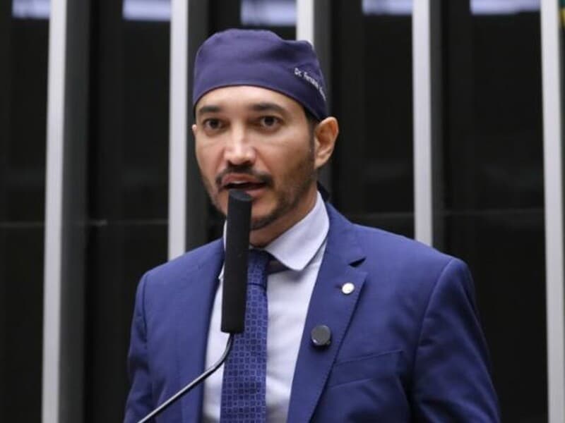 Projeto engloba professores de educação infantil, ensino fundamental e médio. - Kayo Magalhães/Câmara dos Deputados