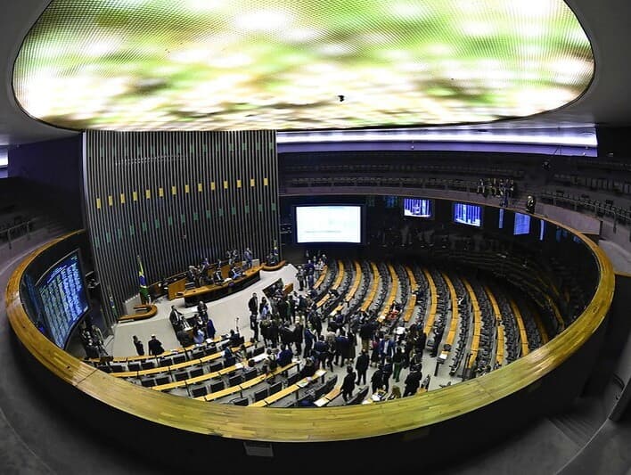 Plenário da Câmara dos Deputados: eleições levaram parlamentares a intensificar a troca de partido. - Marcos Oliveira/Agência Senado