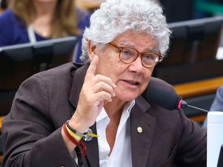 Autor da proposta, Chico Alencar diz que projeto visa punir maus perdedores. - Ascom/Psol