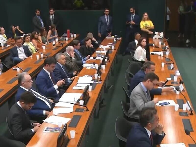 Sete deputados são questionados sobre qualificação para vaga da Câmara no TCU. - TV Câmara/Reprodução