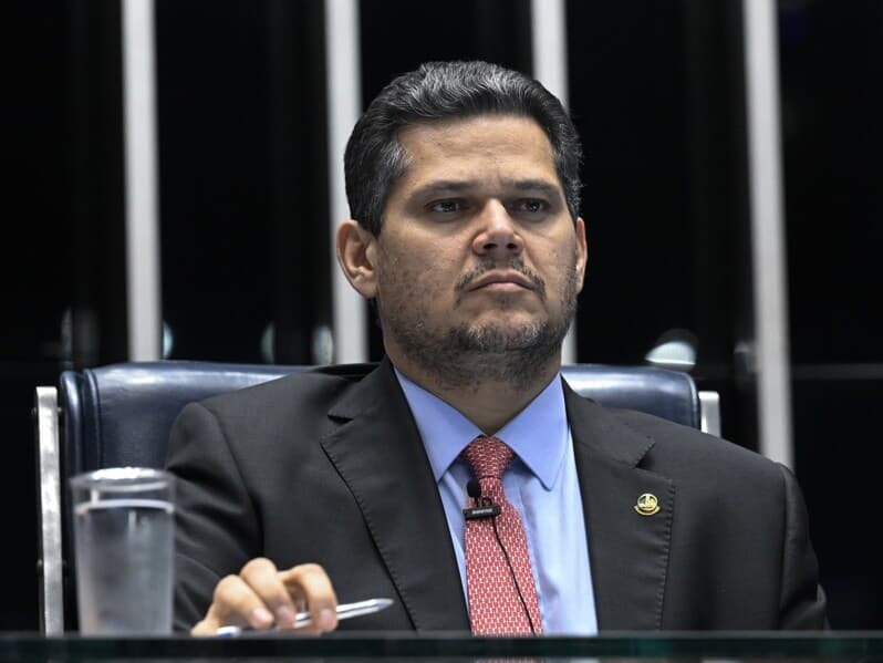 Alcolumbre negou qualquer negociação de cargos em agências reguladoras com Lula. - Carlos Moura/Agência Senado