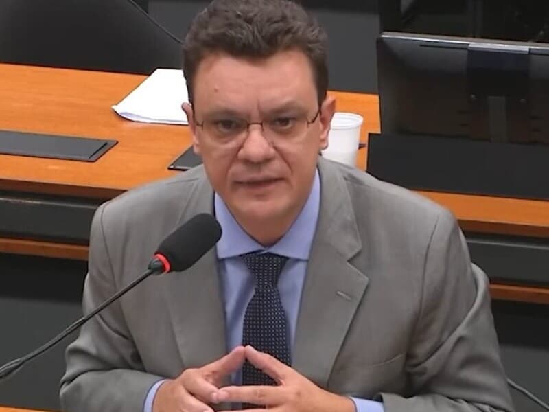 Candidato do PT à vaga do TCU defende a fiscalização de despesas do gabinete da primeira-dama Janja. - TV Câmara/Reprodução