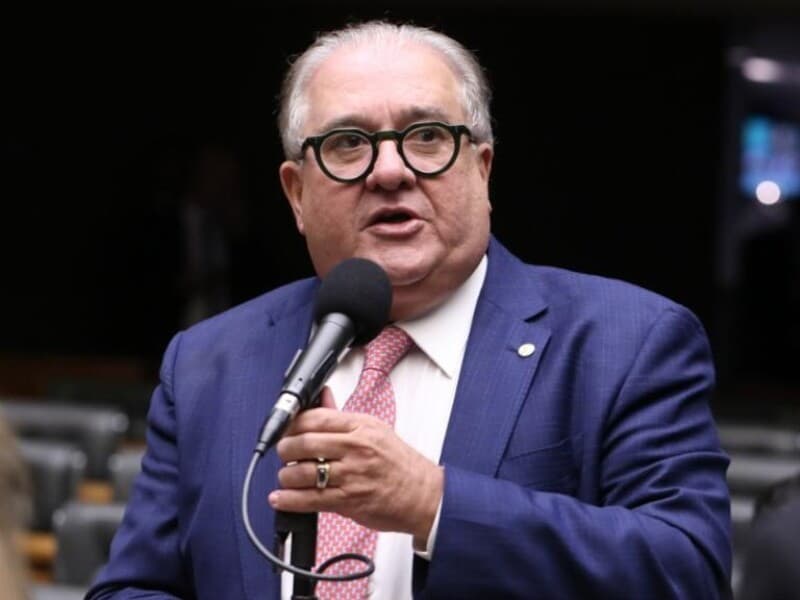 Coutinho pretende preservar teor do parecer, que busca garantir equilíbrio entre trabalhadores e plataformas. - Kayo Magalhães/Câmara dos Deputados