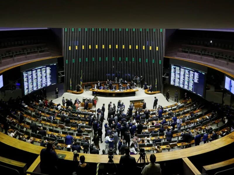 Proposta busca ampliar planejamento urbano e reduzir desigualdades no acesso a transporte entre municípios. - Adriano Machado/Reuters