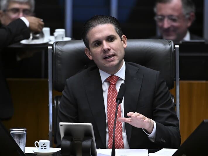 Hugo Motta entregou o que havia se comprometido com o PT: a eleição de Odair Cunha para o TCU. - Ton Molina/Fotoarena/Folhapress