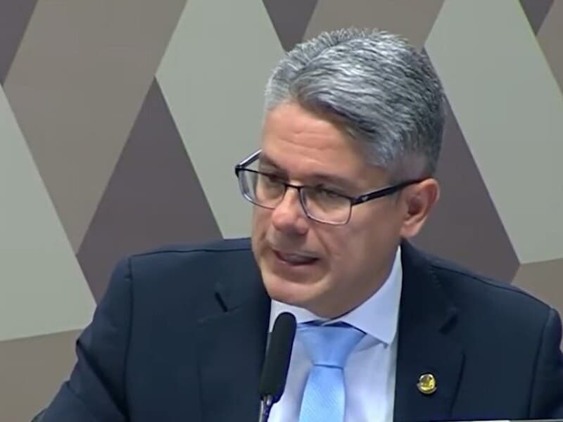 Senador rebate Gilmar Mendes após acusação de abuso e afirma que ministro atua politicamente em decisões judiciais. - TV Senado/Reprodução