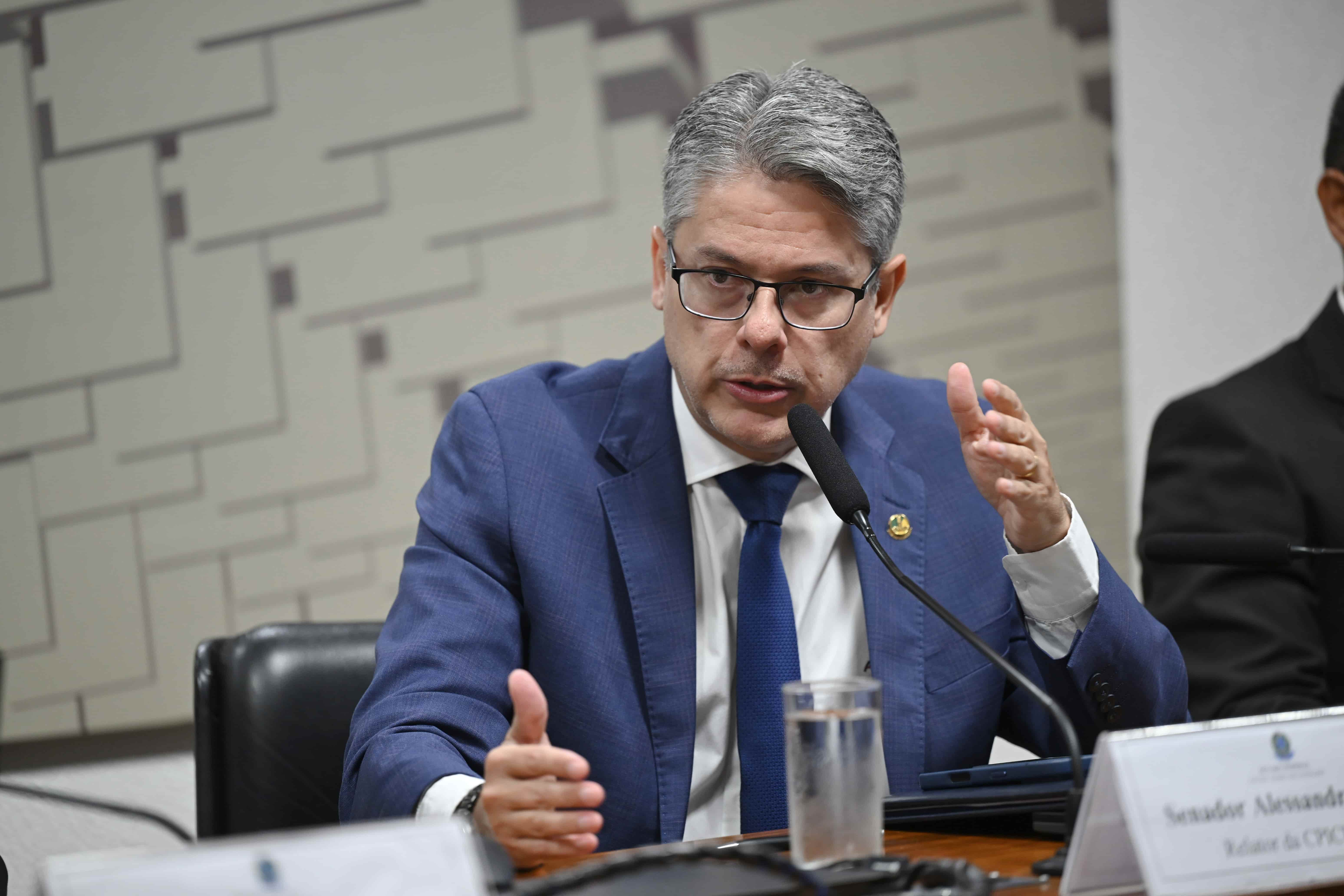 Em relatório, Alessandro Vieira defende fortalecimento legal das CPIs
