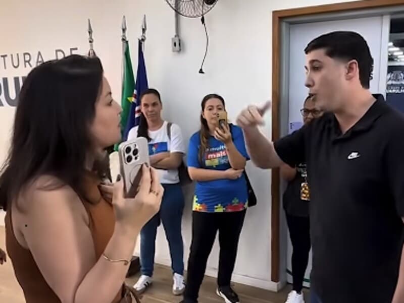 Episódio ocorreu na Prefeitura de Guarulhos. - Reprodução/YouTube