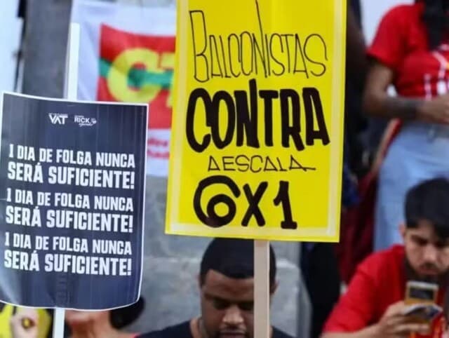 Manifestantes pedem aprovação do fim da jornada 6x1. - Tomaz Silva/Agência Brasil