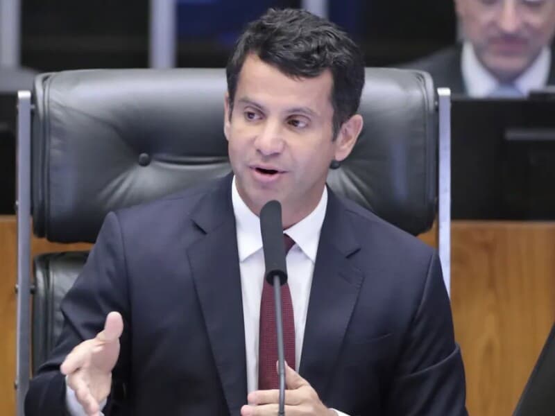 Relator do projeto, deputado Doutor Luizinho (PP-RJ) defendeu proposta que proíbe restrições a sedes partidárias em condomínios. - Bruno Spada/Câmara dos Deputados