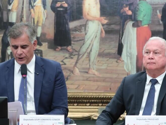 O presidente da CCJ, Leur Lomanto Junior, e o relator da PEC na comissão, Paulo Azi. - Bruno Spada/Agência Câmara