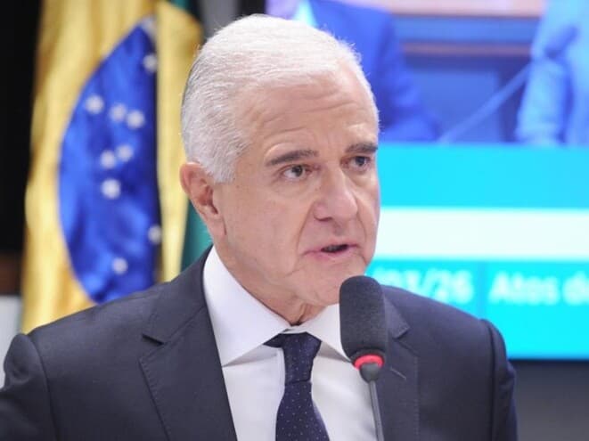 Júlio Lopes: "Não se pode fazer uma mudança dessa de uma hora para a outra". - Renato Araújo/Agência Câmara