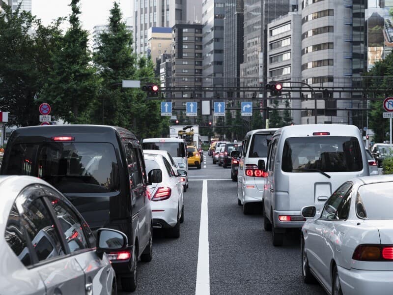 Texto cria período de adaptação a novas infrações de trânsito. - Freepik