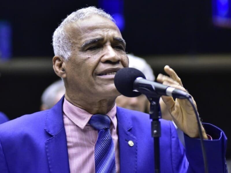 Deputado Pastor Sargento Isidório é autor do projeto que trata do uso de banheiros em espaços coletivos. - Zeca Ribeiro/Câmara dos Deputados