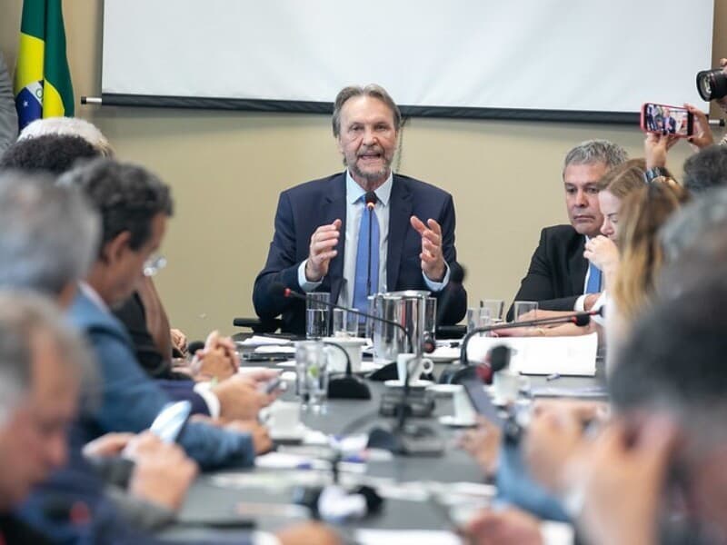 Projeto defendido pelo PT torna crimes contra o Estado de Direito insuscetíveis de graça, anistia ou indulto. - GABRIEL PAIVA/PT na Câmara