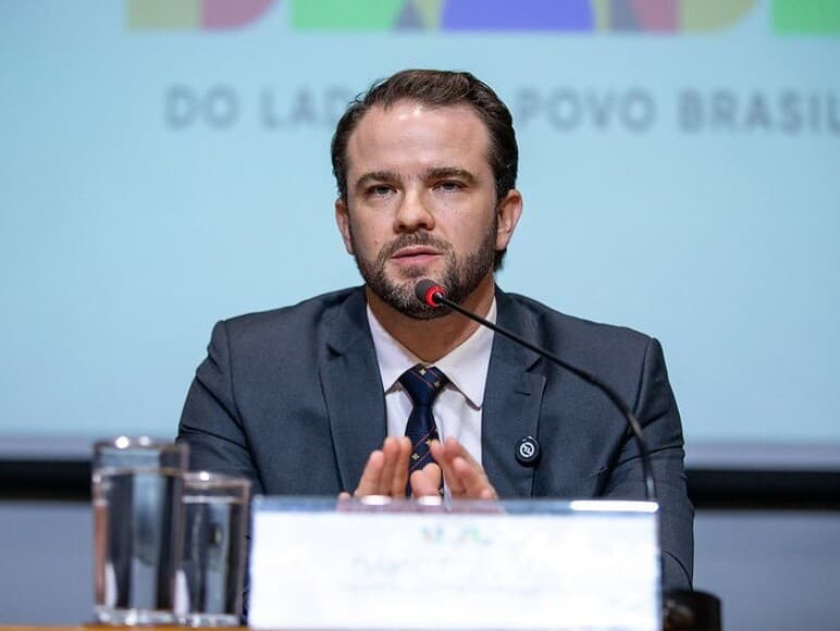 O ministro da Fazenda, Dario Durigan, vai propor medidas para redução de dívidas de brasileiros ao presidente Lula. - Washington Costa/Ministério da Fazenda