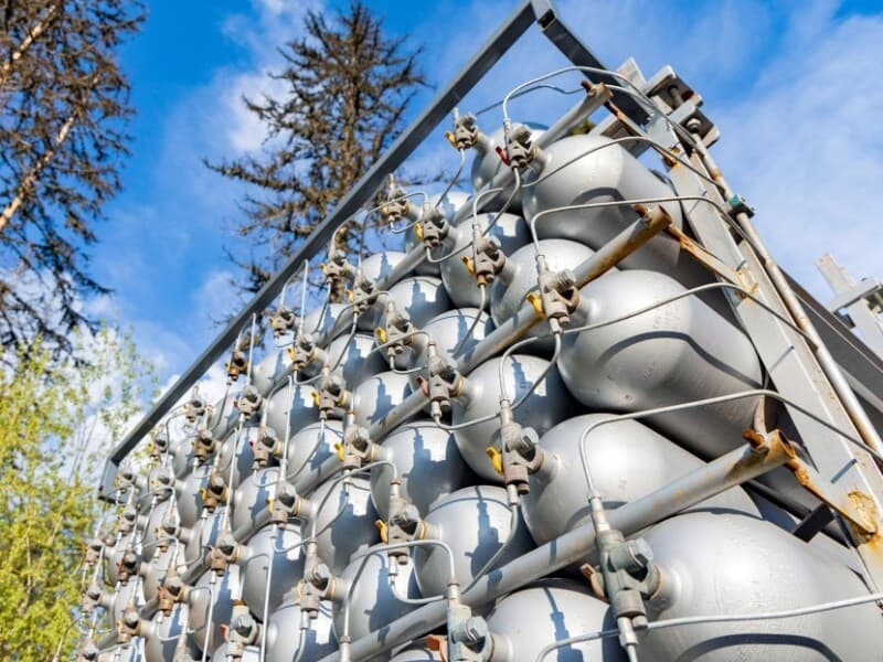 GLP importado deverá ser fornecido ao consumidor pelo mesmo preço do gás local.
 - Magnific