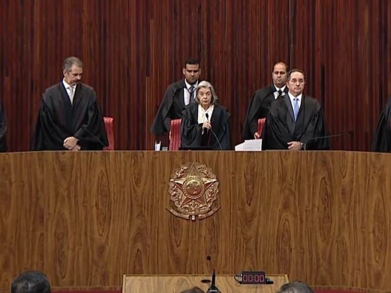 Julgamento é retomado após múltiplos pedidos de vistas e renúncia do réu principal ao governo do Estado. - TSE/Reprodução