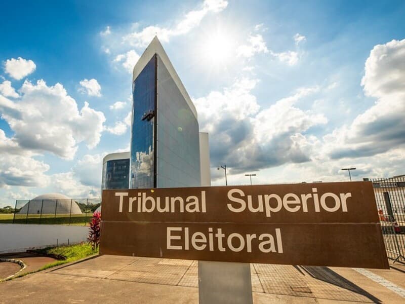 Julgamento é retomado após múltiplos pedidos de vistas e renúncia do réu principal ao governo do Estado. - TSE/Reprodução