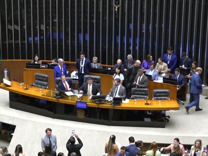 Sessão conjunta de deputados e senadores desta quinta-feira (30) para análise de veto de Lula ao PL da Dosimetria. - Reprodução/Youtube