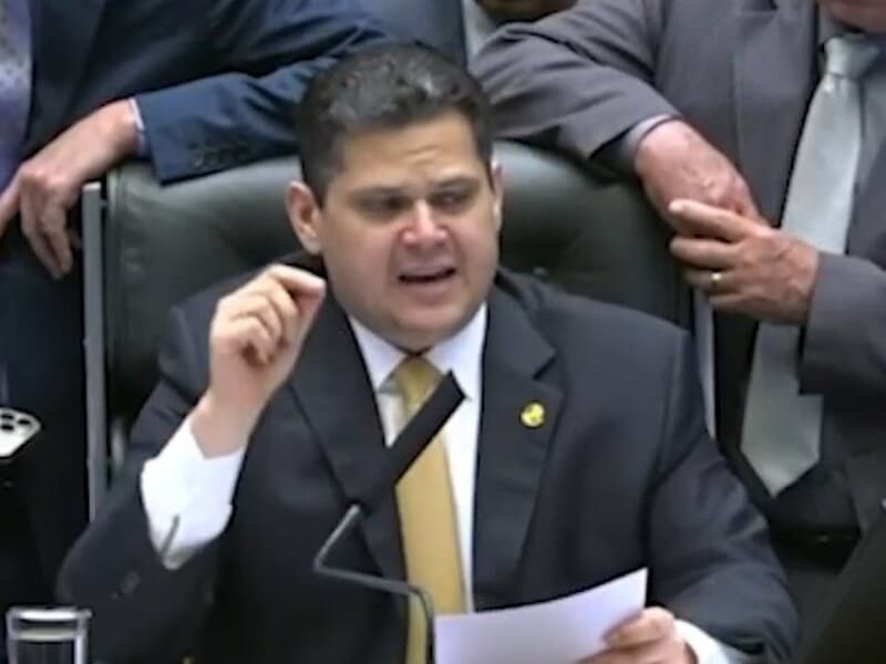 Presidente do Senado afastou trechos que beneficiariam autores de crimes citados no PL Antifacção. - TV Senado/Reprodução