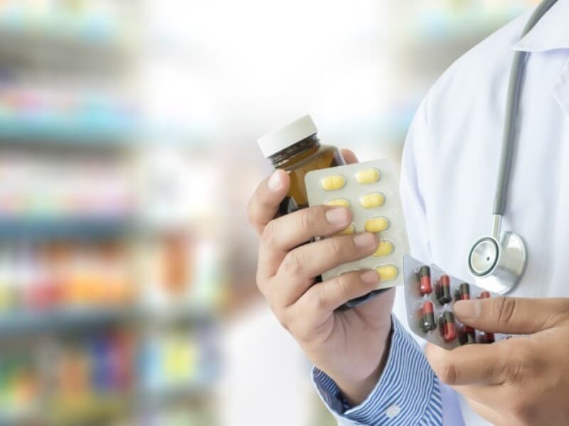 Proposta de piso para farmacêuticos mobiliza debate na Câmara dos Deputados. - Shutterstock