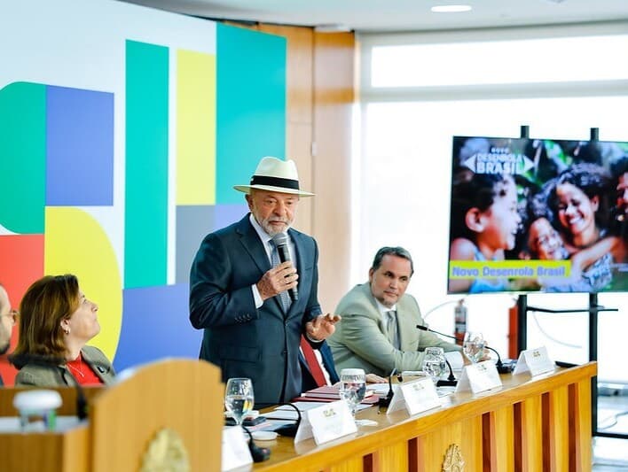 Lula na cerimônia de assinatura da medida provisória do Desenrola 2.0 ao lado de ministros da área econômica e da Casa Civil. - Ricardo Stuckert/PR
