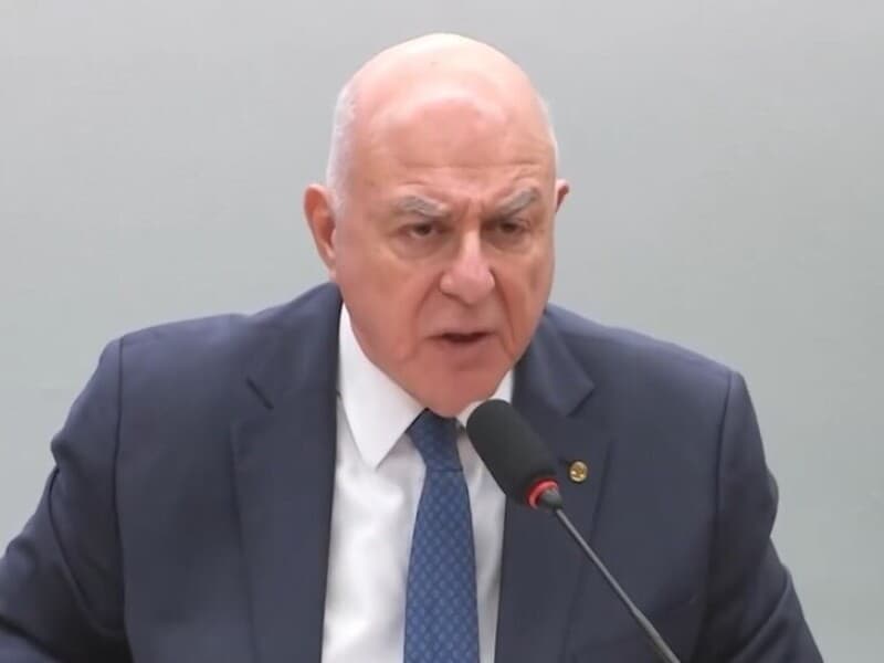 Projeto relatado por Arnaldo Jardim busca assegurar integração entre minerais críticos e produção industrial nacional.  - TV Câmara/Reprodução