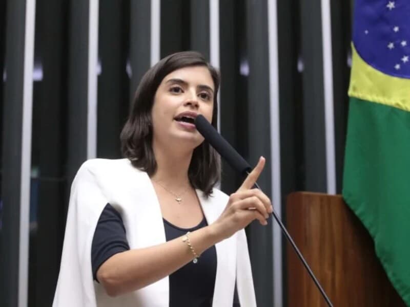 A deputada Tabata Amaral coordena grupo de trabalho que vai discutir projeto para criminalizar a misoginia na Câmara. - Bruno Spada/Câmara dos Deputados