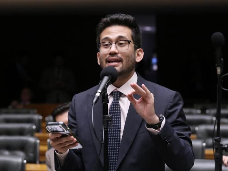 Proposta reduz teto de anuidades pela metade. - Kayo Magalhães/Câmara dos Deputados