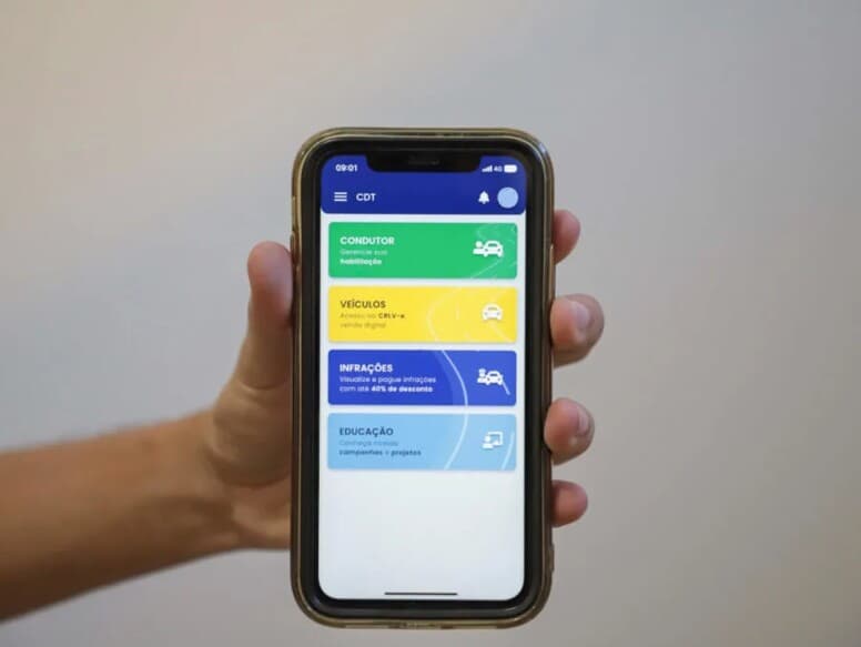 Proposta aprovada autoriza emissão da carteira de motorista apenas em formato digital. - Felix Carneiro / Governo do Tocantins