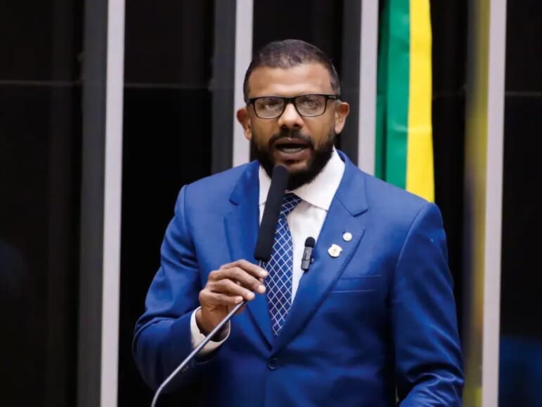 O relator do projeto, deputado Delegado da Cunha (União-SP), defendeu o endurecimento das penas para crimes cometidos contra agentes de segurança. - Bruno Spada/Câmara dos Deputados