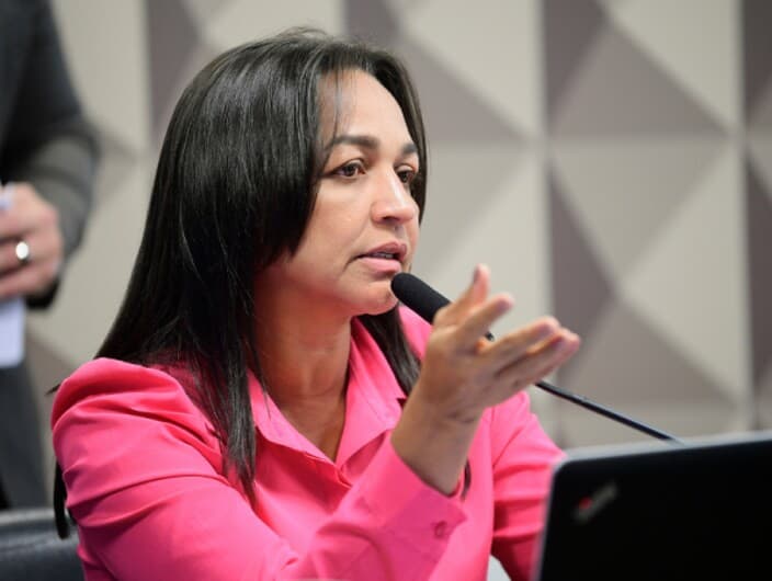 A senadora Eliziane Gama apresentou projeto que cria medidas de proteção para trabalhadoras domésticas vítimas de violência no ambiente de trabalho. - Pedro França/Agência Senado